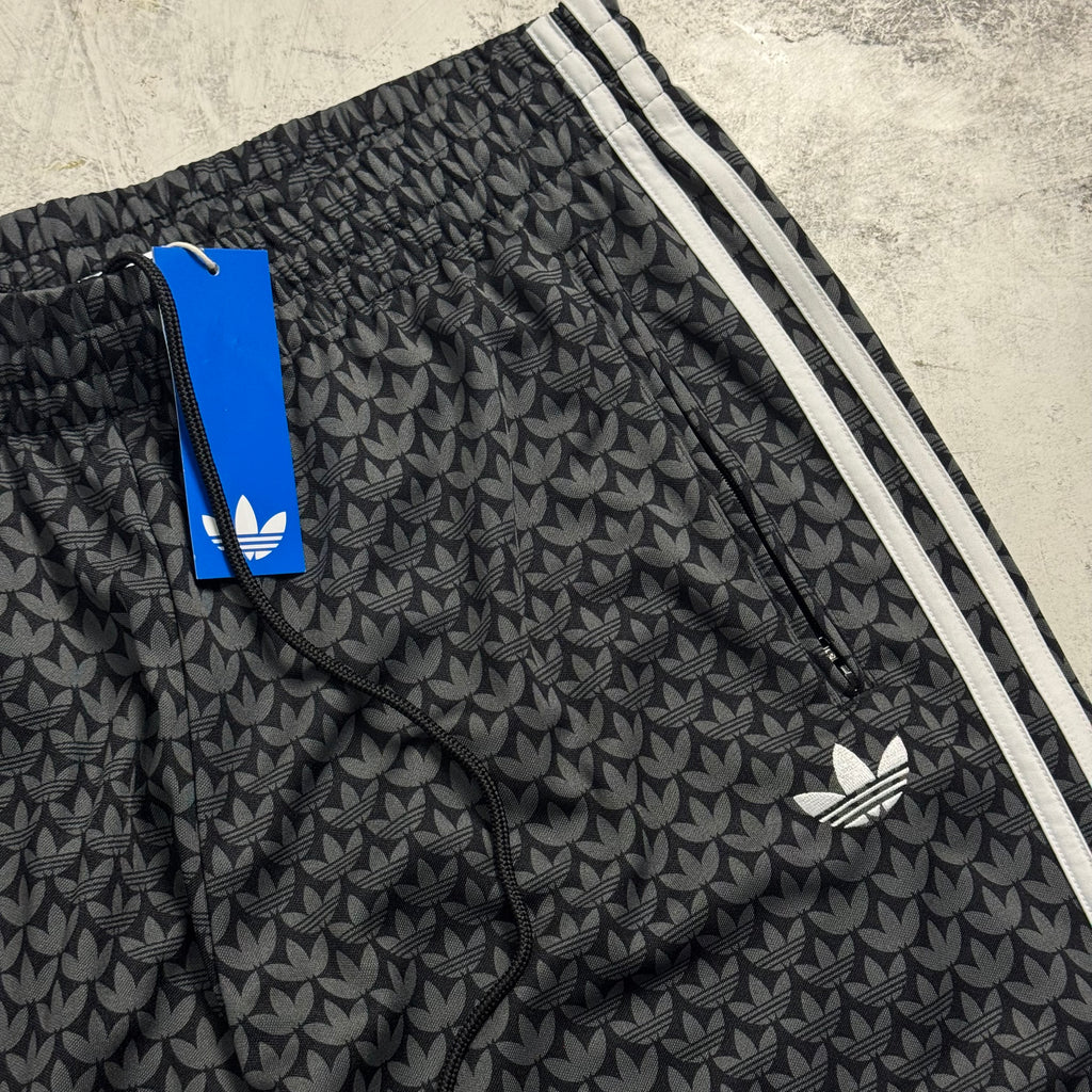 Buzo Adidas Monogram