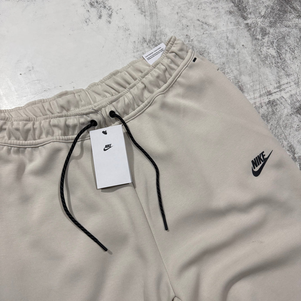 Short Nike Tech