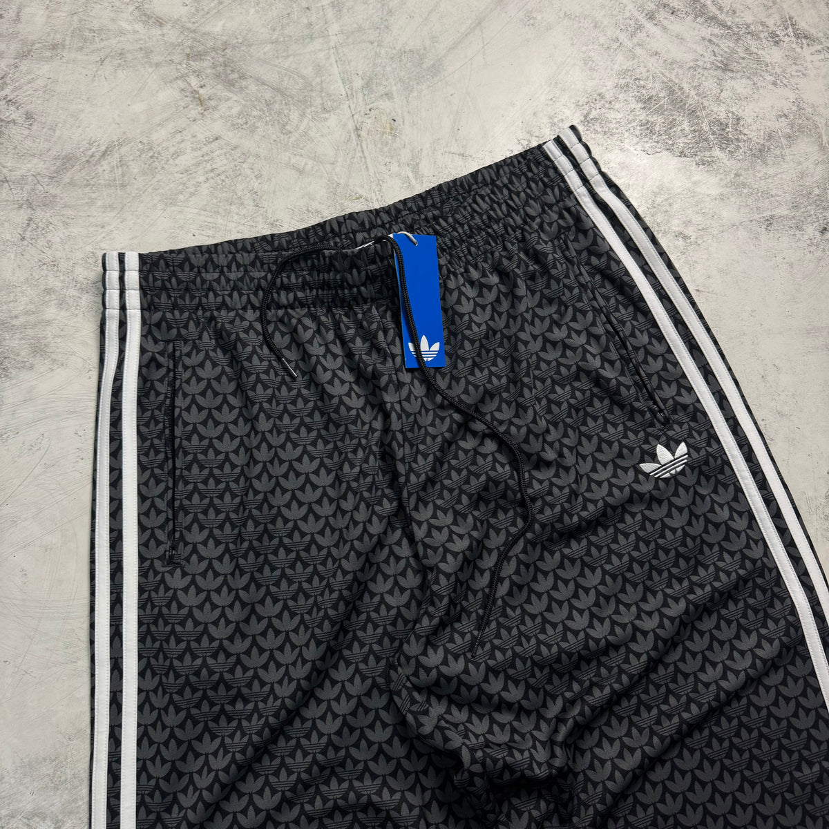 Buzo Adidas Monogram
