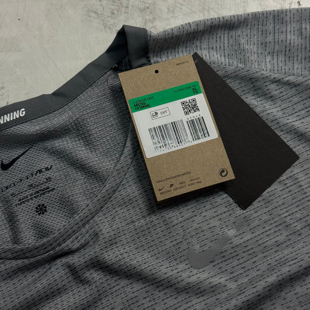 Polera Nike Running