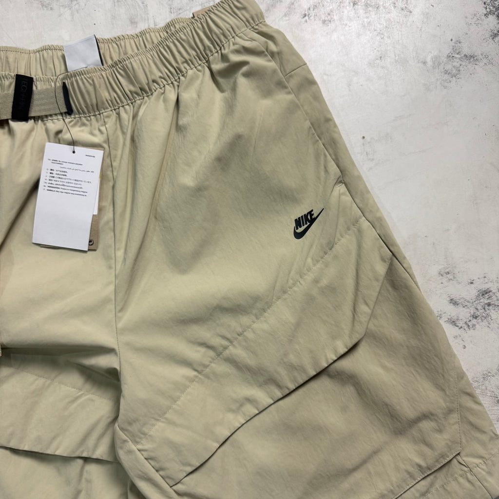 Short Nike Tech