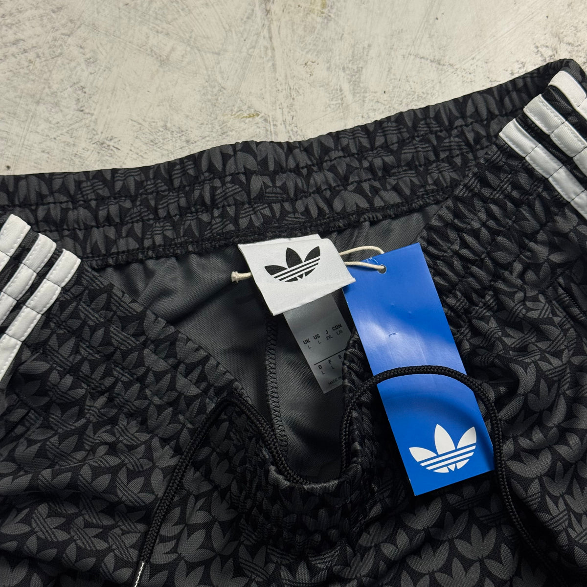 Buzo Adidas Monogram