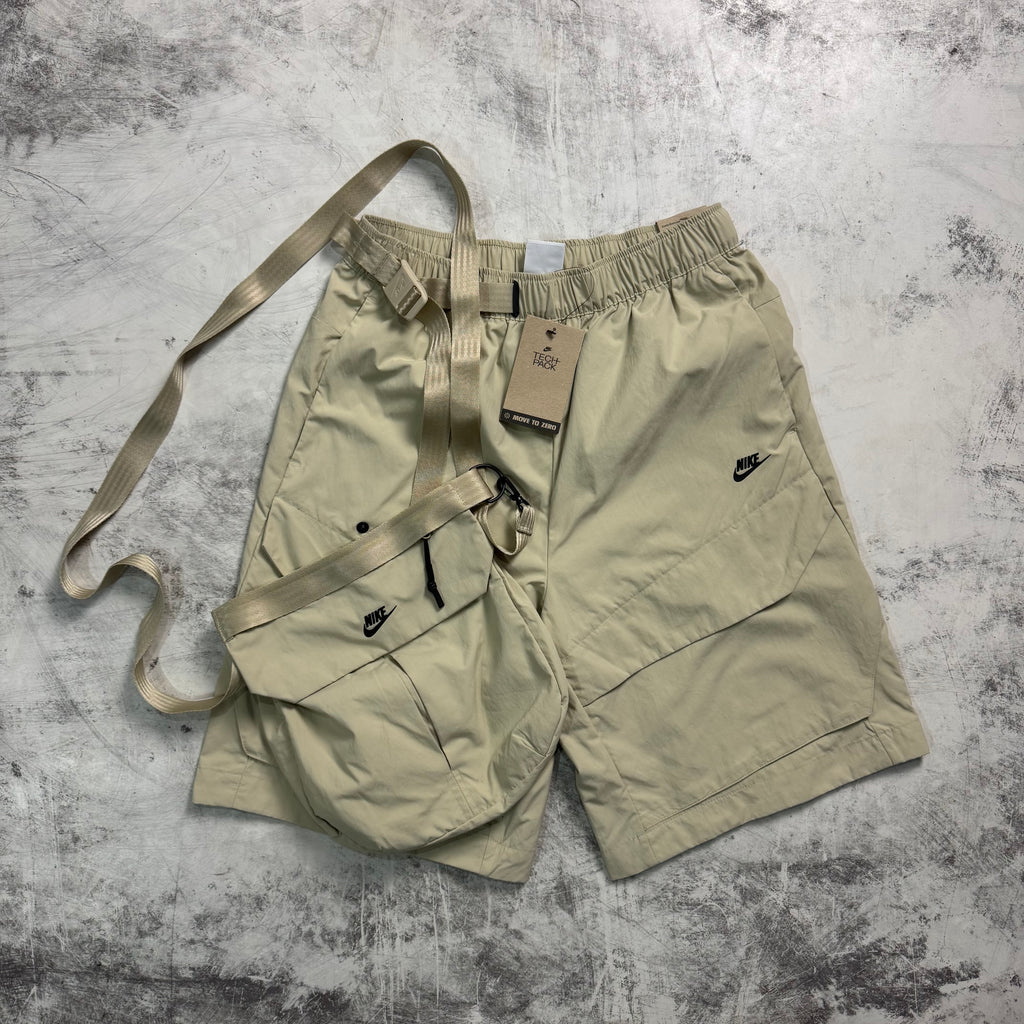 Short Nike Tech