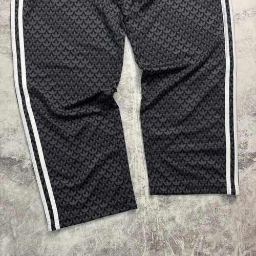 Buzo Adidas Monogram